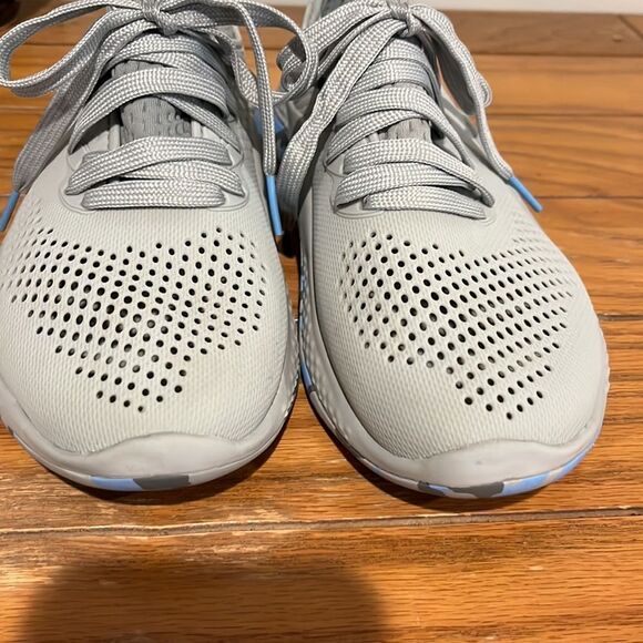 CROCS Literide Gray Women’s Size 7. - Picture 3 of 9